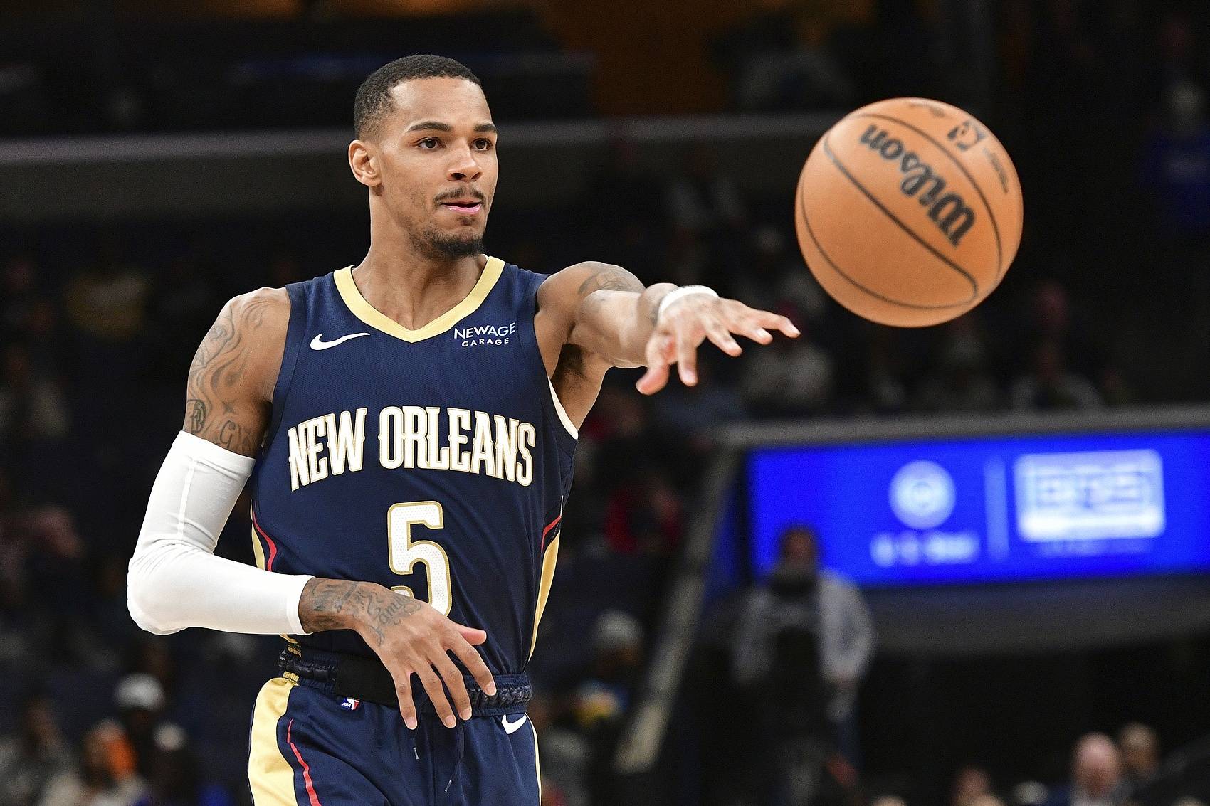 展现出他们 展现出他们